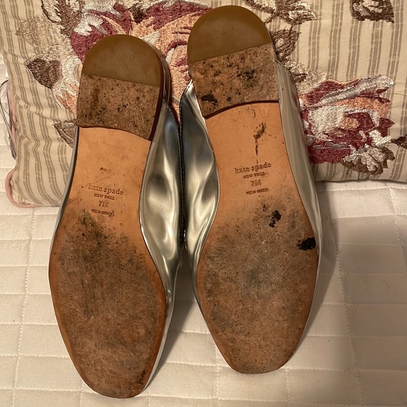 Kate spade silver flats size 7.5 - Picture 5 of 6